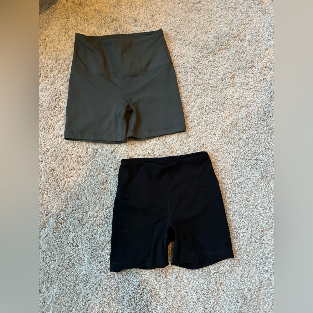 Yogalicious Black and Olive Shorts Duo set